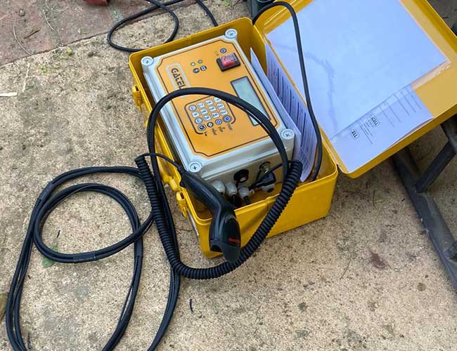 Detención de fuga de agua con geófono